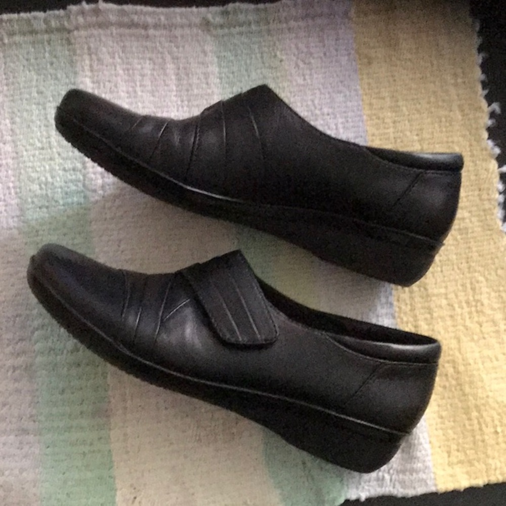 Shoes - Picture 2 of 3
